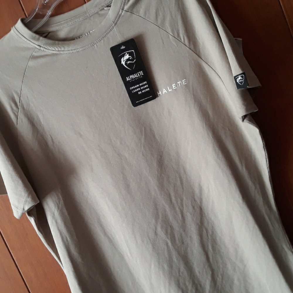 Alphalete mens shirt